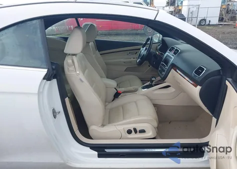2010 Volkswagen Eos Lux z USA, uszkodzony, nr VIN WVWFA7AH1AV024445